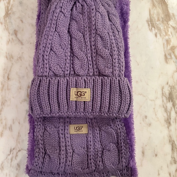 UGG Sweather weather Soft Lavender  Pom pom Hat and Infinity Scarf Set NWT - Picture 2 of 4